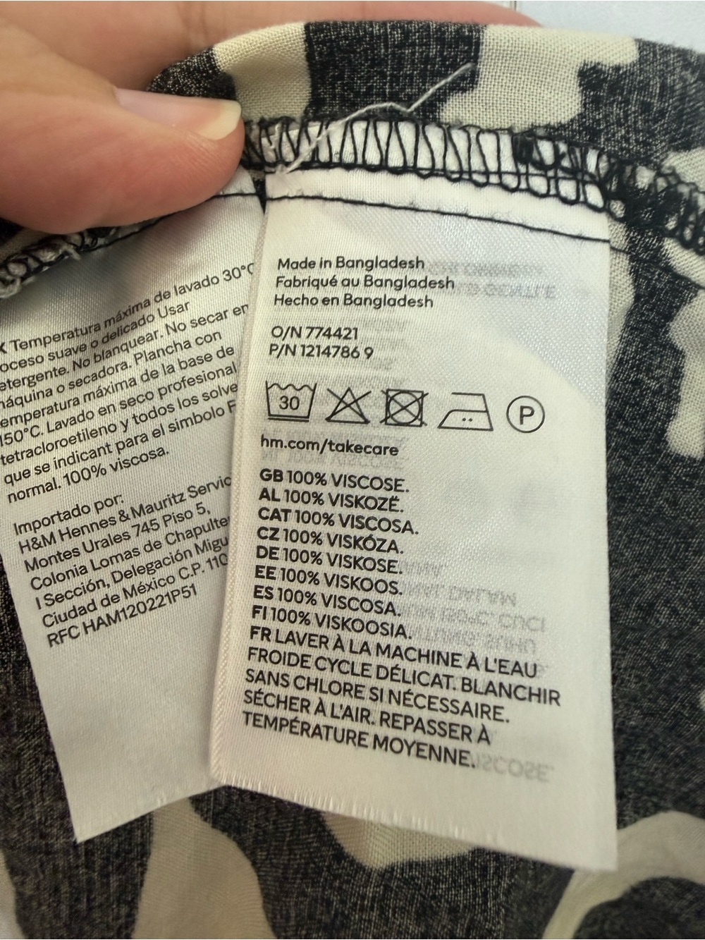 H&M Black and Cream V Nexk Floral Tunic - Picture 5 of 5